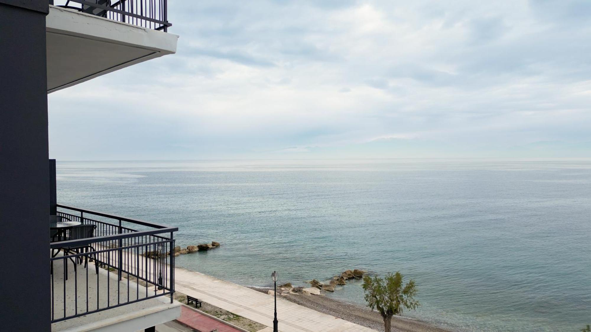 Riviera Hotel Ксилокастрон Екстер'єр фото